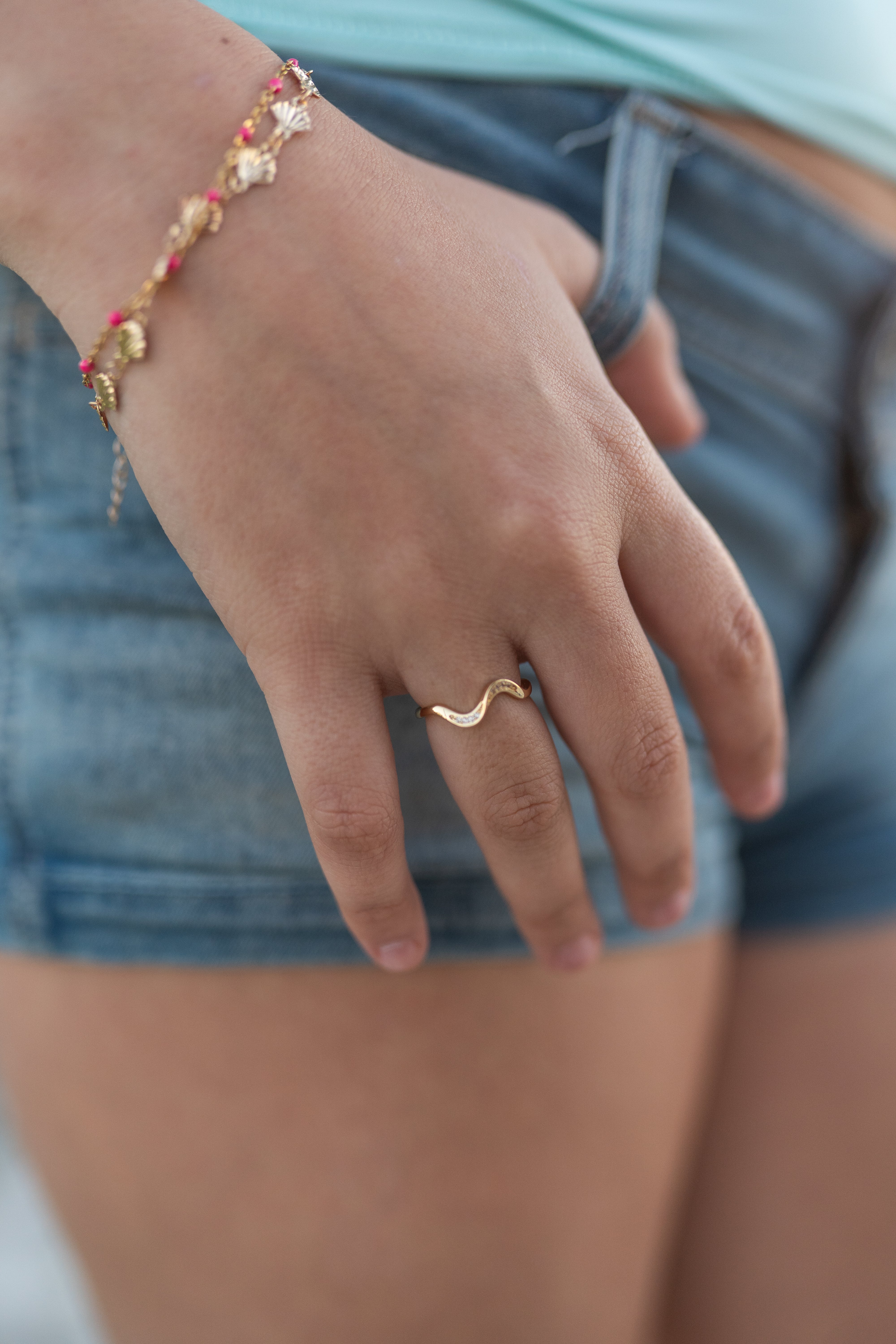 Serene Gold Wave Ring